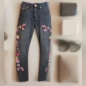 255. One Teaspoon Birds of Paradise Scallywags Jeans Size 26